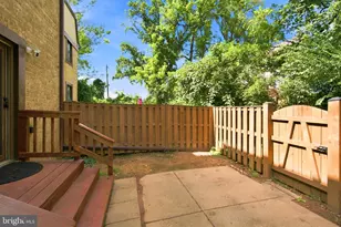 2952 Jermantown Rd, Oakton, VA 22124 - Photo 3