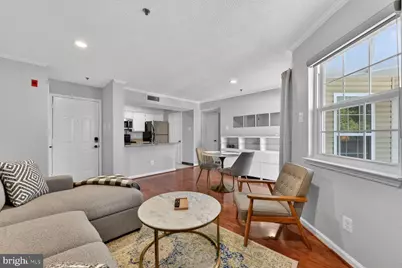 1524 Lincoln Way #416, McLean, VA 22102 - Photo 3