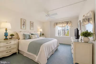 8370 Greensboro Drive #610, McLean, VA 22102 - Photo 5