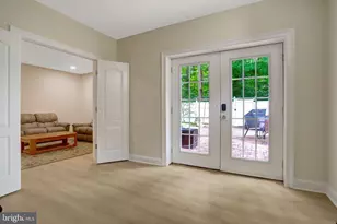 8305 Covington Woods Ct, Springfield, VA 22153 - Photo 27