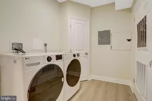 8305 Covington Woods Ct, Springfield, VA 22153 - Photo 33