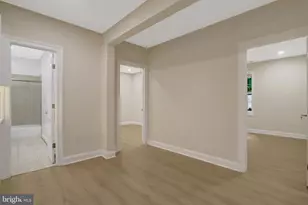 8305 Covington Woods Ct, Springfield, VA 22153 - Photo 7