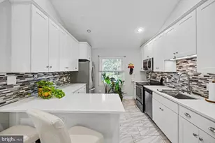 4703 Tara Dr, Fairfax, VA 22032 - Photo 13