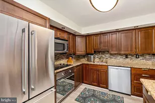 2323 Middle Creek Ln, Reston, VA 20191 - Photo 7