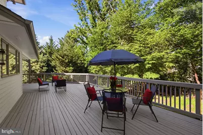 905 Falls Bridge Lane, Great Falls, VA 22066 - Photo 35
