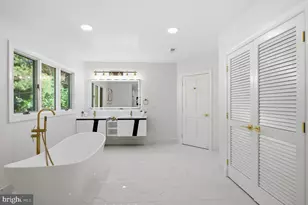 905 Falls Bridge Ln, Great Falls, VA 22066 - Photo 33