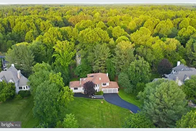 905 Falls Bridge Lane, Great Falls, VA 22066 - Photo 5