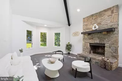 905 Falls Bridge Lane, Great Falls, VA 22066 - Photo 11
