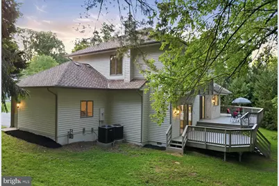 905 Falls Bridge Lane, Great Falls, VA 22066 - Photo 7