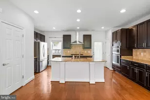 9655 Pullman Pl, Fairfax, VA 22031 - Photo 9