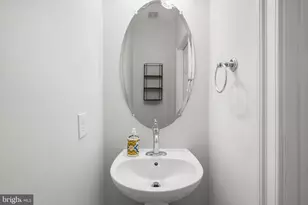9655 Pullman Pl, Fairfax, VA 22031 - Photo 13