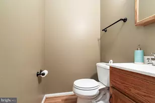 6580 Lochleigh Ct, Alexandria, VA 22315 - Photo 13
