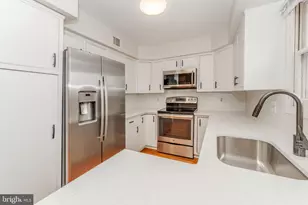 10220 Baltusrol Ct, Oakton, VA 22124 - Photo 7
