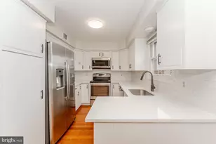 10220 Baltusrol Ct, Oakton, VA 22124 - Photo 11