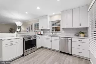 6101 Dory Landing Ct, Burke, VA 22015 - Photo 13