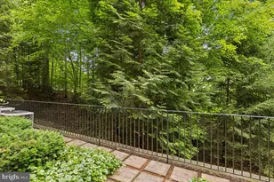7880 Rolling Woods Ct, Springfield, VA 22152 - Photo 21