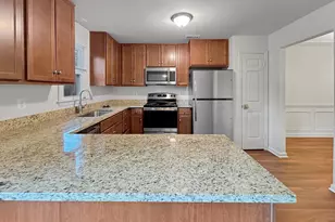 7338 Mallory Ln, Alexandria, VA 22315 - Photo 9