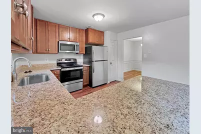 7338 Mallory Lane, Alexandria, VA 22315 - Photo 5