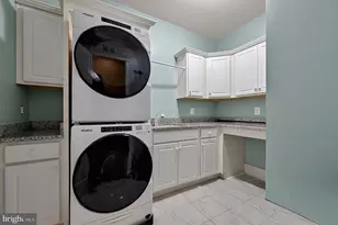 1217 Ross Dr SW, Vienna, VA 22180 - Photo 51