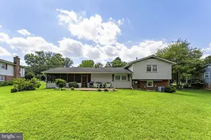 9904 Vale Rd, Vienna, VA 22181 - Photo 17