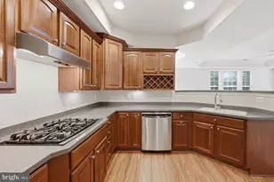 3553 Huntley Manor Ln, Alexandria, VA 22306 - Photo 3
