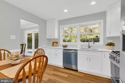 5706 Helmsdale Lane, Alexandria, VA 22315 - Photo 15