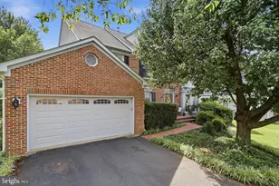 808 Autumn Breeze Ct, Herndon, VA 20170 - Photo 3