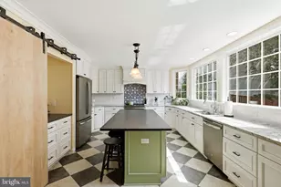 808 Autumn Breeze Ct, Herndon, VA 20170 - Photo 11