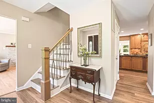 10315 Mountington Ct, Vienna, VA 22182 - Photo 7
