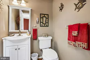 14705 Algretus Dr, Centreville, VA 20120 - Photo 25