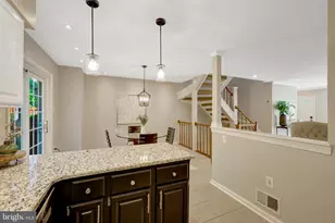 11992 Sentinel Point Ct, Reston, VA 20191 - Photo 17