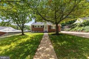 3709 Heather Ct, Alexandria, VA 22310 - Photo 3