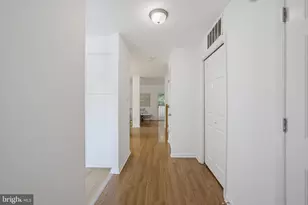 6048 Raina Dr, Centreville, VA 20120 - Photo 5