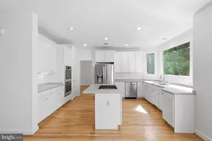 10160 Palmer Dr, Oakton, VA 22124 - Photo 13