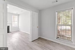 1318 Garden Wall Cir, Reston, VA 20194 - Photo 11