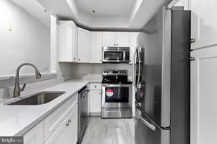 1318 Garden Wall Cir, Reston, VA 20194 - Photo 7