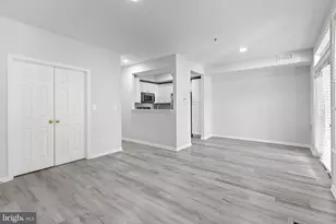 1318 Garden Wall Cir, Reston, VA 20194 - Photo 5