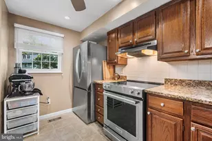 5300 Harbor Ct Dr W, Alexandria, VA 22315 - Photo 11