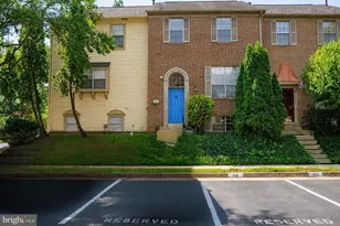 2723 Manorhaven Ct, Alexandria, VA 22306 - Photo 1