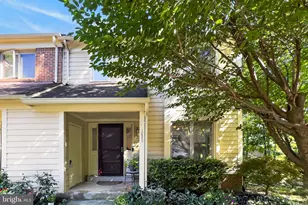 12500 N Lake Ct, Fairfax, VA 22033 - Photo 3