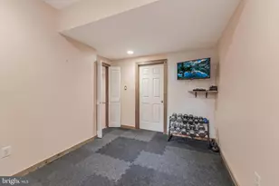 10898 Woodleaf Ln, Great Falls, VA 22066 - Photo 49