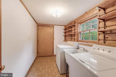 10898 Woodleaf Lane, Great Falls, VA 22066 - Photo 25