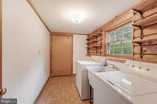 10898 Woodleaf Ln, Great Falls, VA 22066 - Photo 25