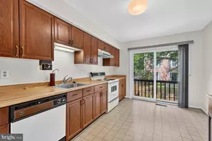 6548 Bermuda Green Ct, Alexandria, VA 22312 - Photo 9