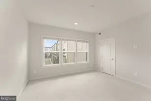 12994 Hattontown Square, Herndon, VA 20171 - Photo 33