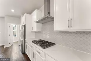 12994 Hattontown Square, Herndon, VA 20171 - Photo 13
