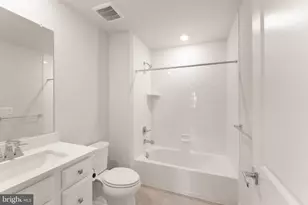 12994 Hattontown Square, Herndon, VA 20171 - Photo 51
