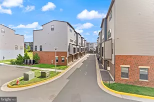 12994 Hattontown Square, Herndon, VA 20171 - Photo 27