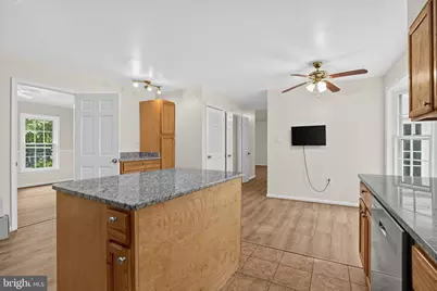6401 Wolf Run Hunt, Fairfax Station, VA 22039 - Photo 17