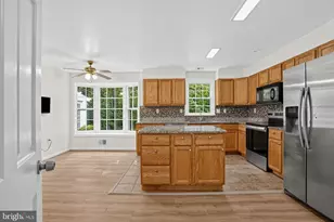 6401 Wolf Run Hunt, Fairfax Station, VA 22039 - Photo 19